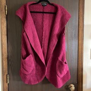 Zenana Outfitters cranberry fleece hooded vest. Size Small or Medium.
